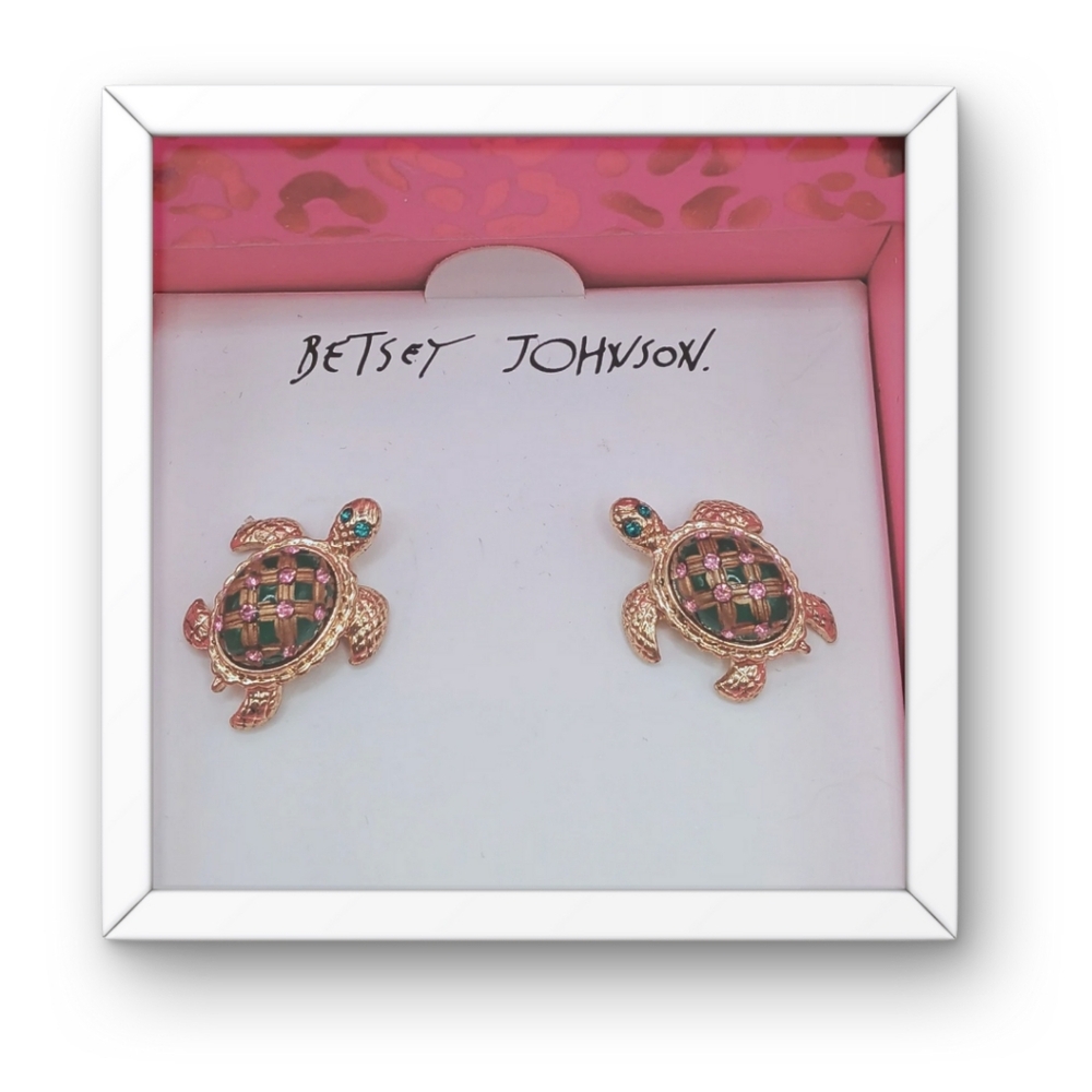 Betsey Johnson Stud Gold Tone Turtle Earrings w/Raised Green shell, & pink.